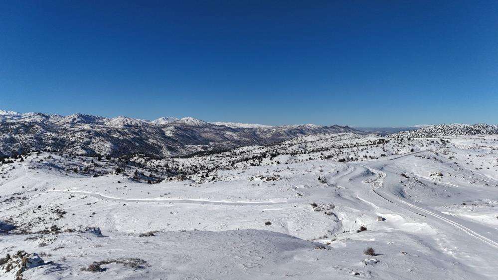 Toroslar karla kaplı! Hadim’de kiraz bahçeleri beyaza büründü 3